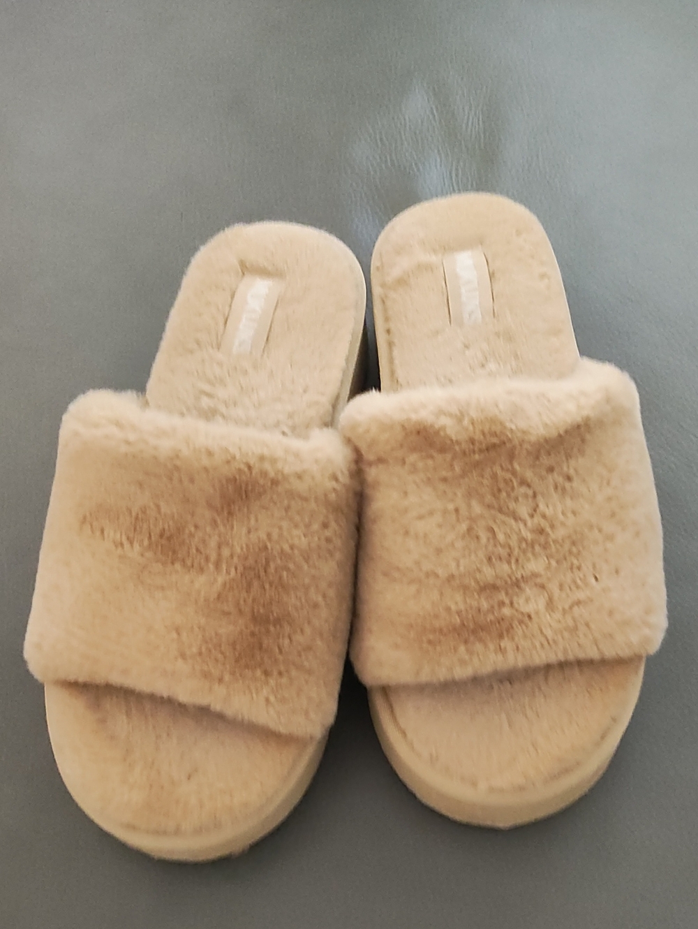 Muk Luks Women's Faux Fur Slide Slippers - Beige
